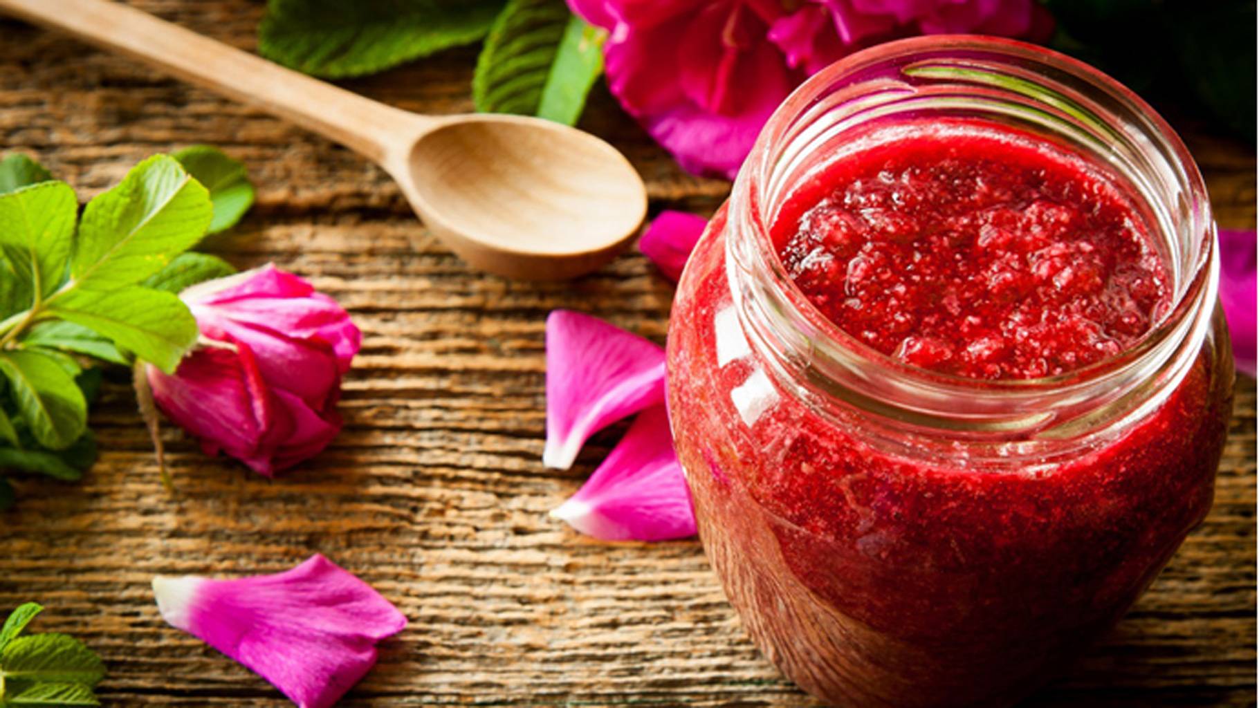 Quit chewing gum, try these 5 natural mouth fresheners instead