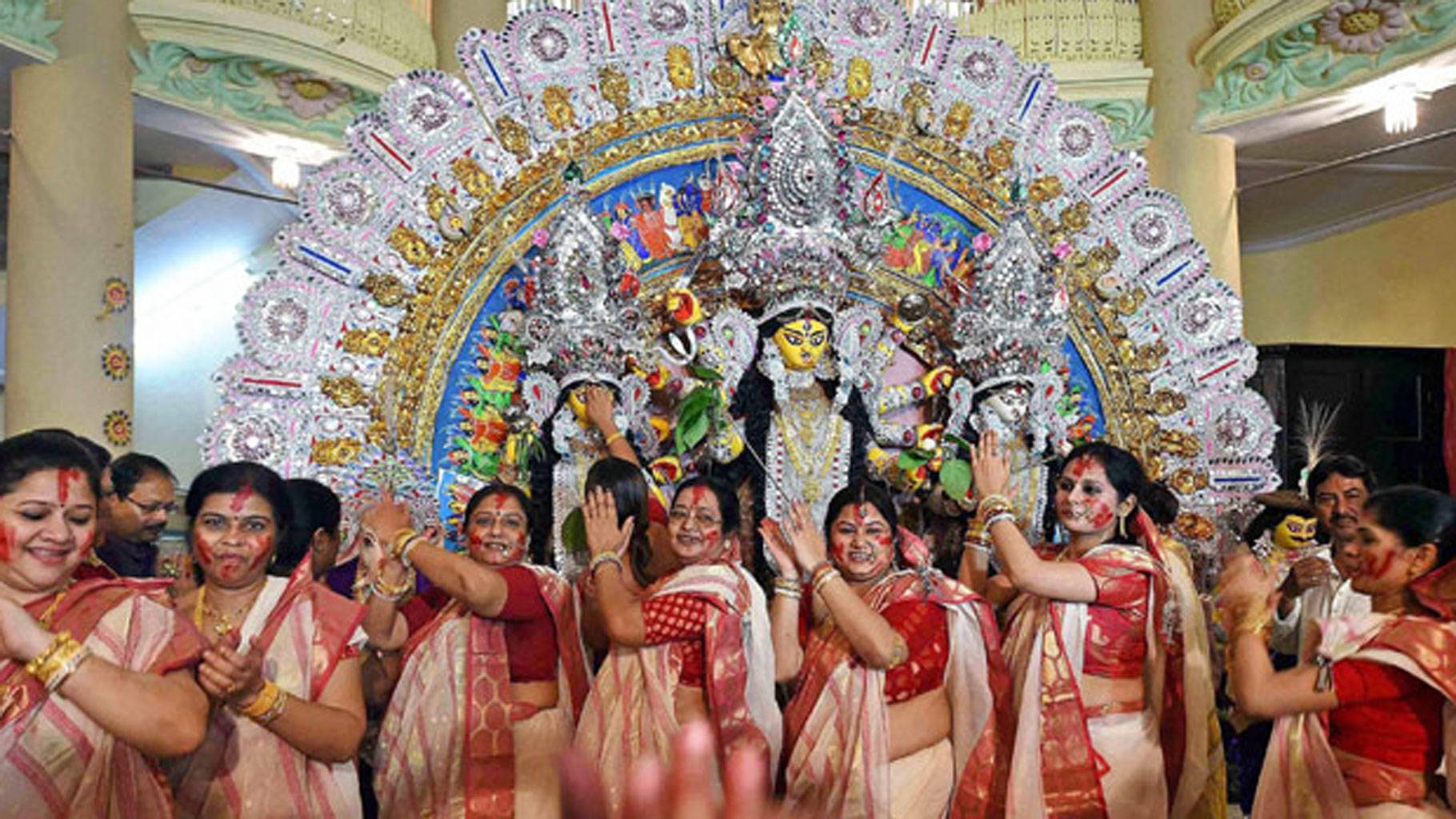Strange rituals of Bengali women during Durga Puja, explained