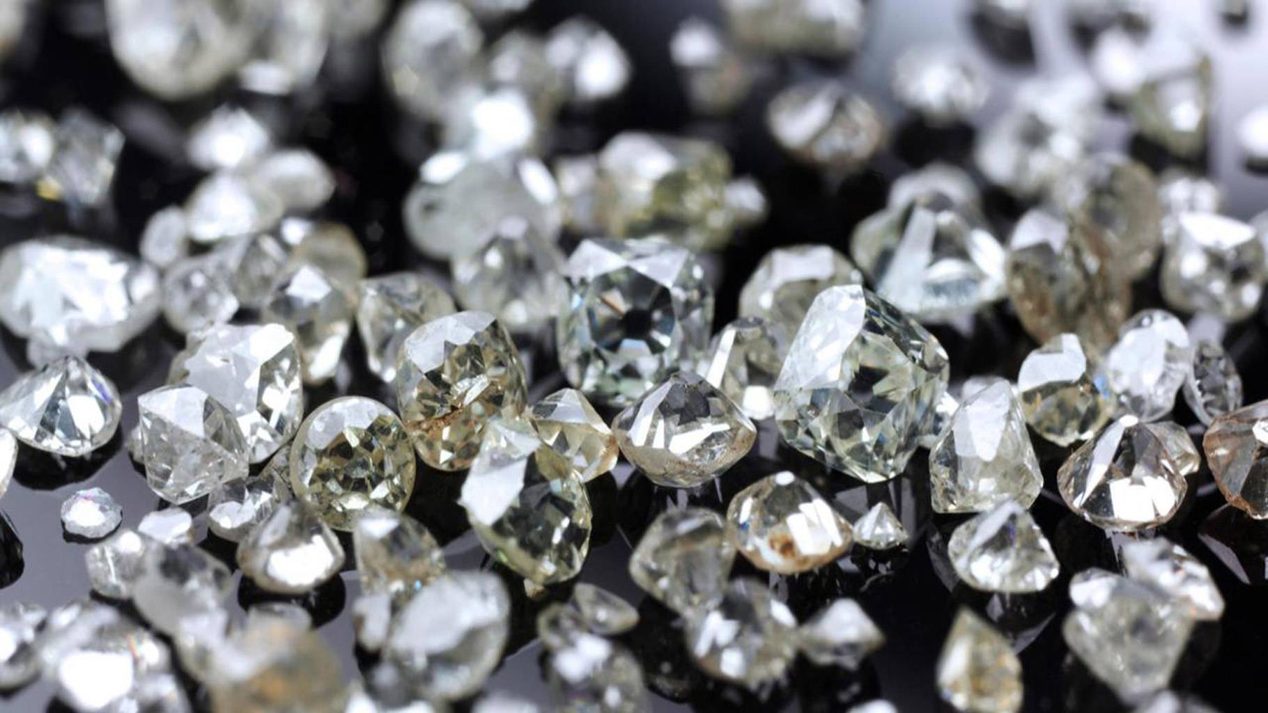 Why Indian Traders Are Outraging Over The Sale Of Synthetic Diamonds