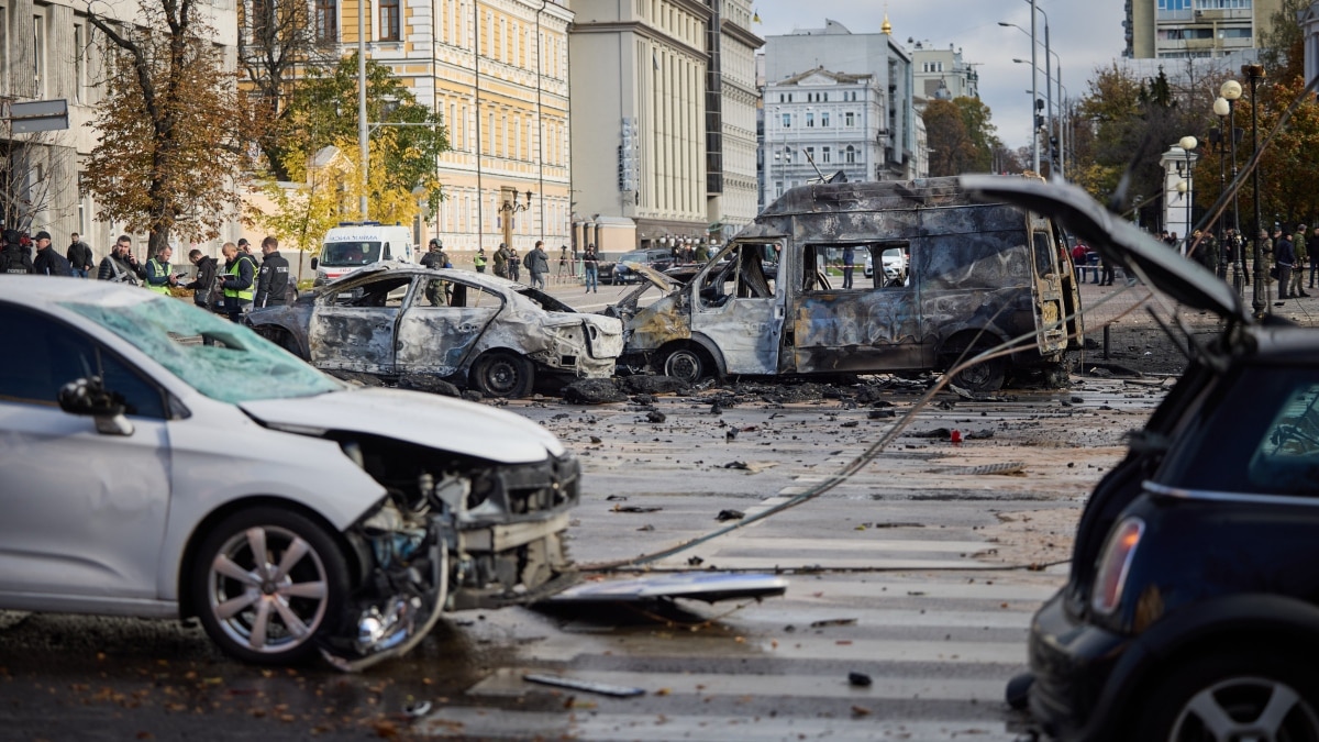 War in Ukraine Zelensky asks G7 for 'air shield'; Russia lists Meta as