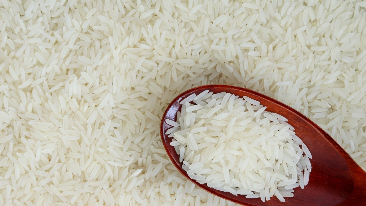 Why is India exporting white rice to Singapore despite a ban?