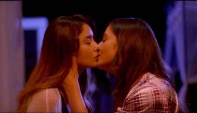 liplock_inside_050818080908.jpg liplock_inside_050818080908.jpg