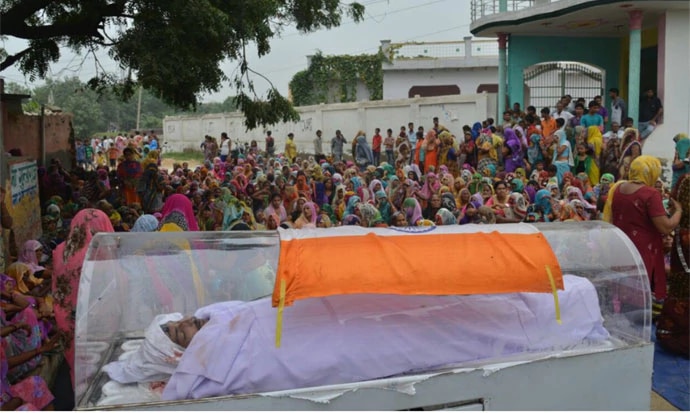 The coffin of one of the Dadri-lynching accused had the Tricolour draped on it. 