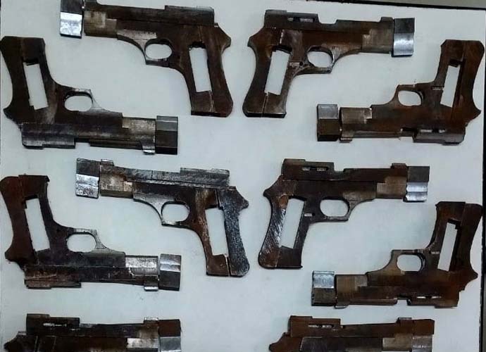 body_080318072715.jpg body_080318072715.jpg