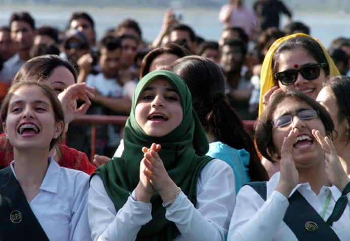 kashmiri-youth-690_091018063037.jpg kashmiri-youth-690_091018063037.jpg