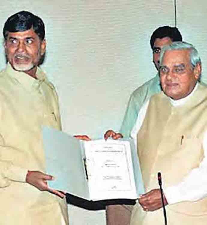 vajpayee_pti_111018023934.jpg