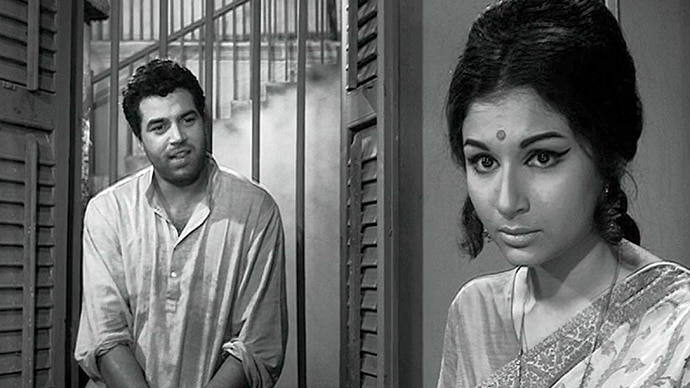 dharmendra-sharmila1_120718084242.jpg