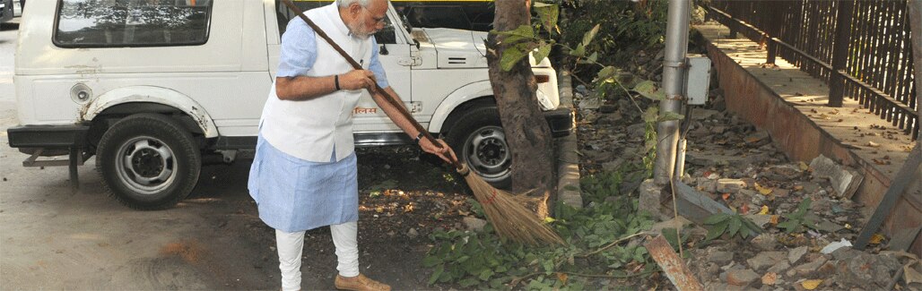 Modi should take lessons from Gandhi to clean India
