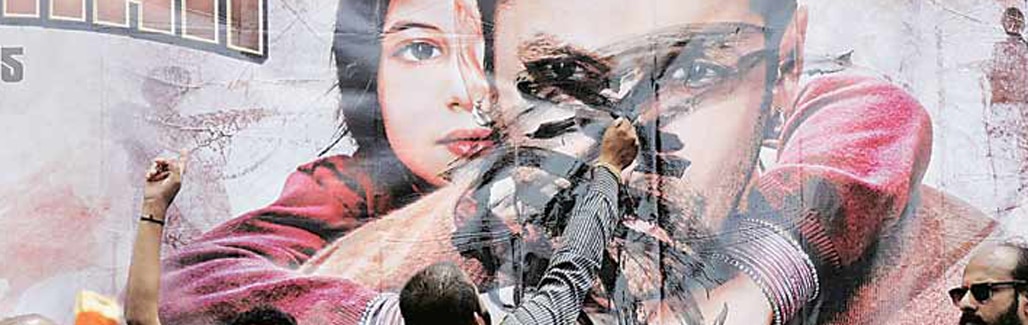 Is Salman a victim of being a celeb? Salim Khan thinks so Is Salman a victim of being a celeb? Salim Khan thinks so