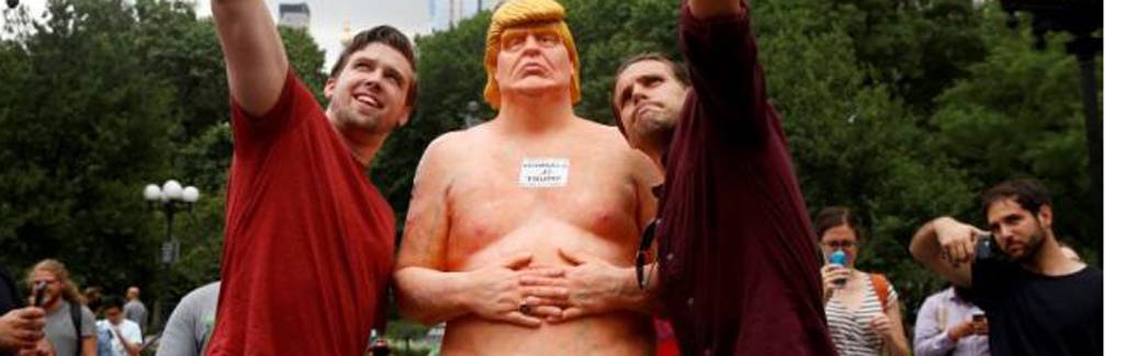 This will hurt your eyes: Naked Trump in a park This will hurt your eyes: Naked Trump in a park
