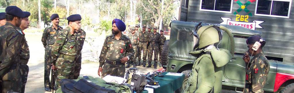 Army officer gives it off to 'Modi bhakt' using ATM queue to talk of patriotism