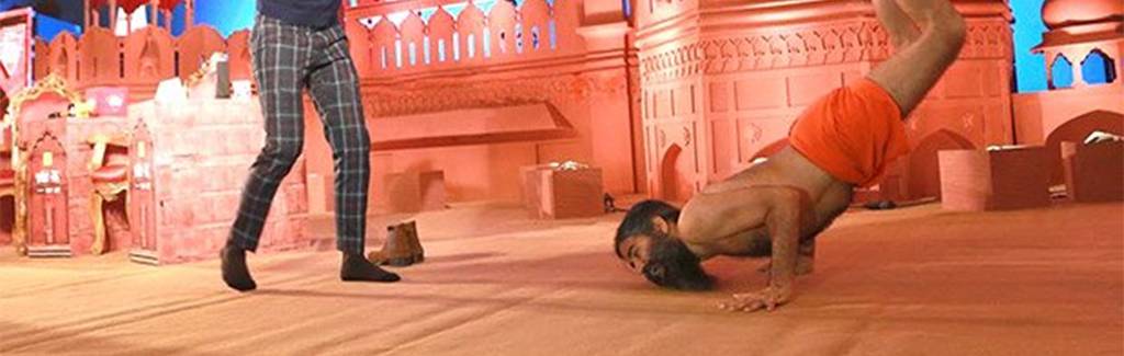 Why Ranveer Singh needs Patanjali magic to beat Ramdev at dance-off Why Ranveer Singh needs Patanjali magic to beat Ramdev at dance-off