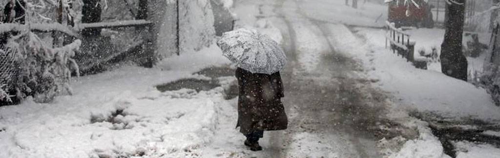 Reviving raabta: How ‘90s of Kashmir stole Lovely Aunty from us