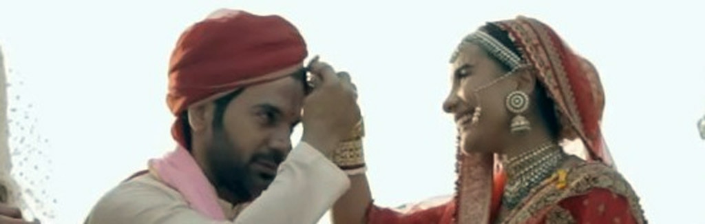 Patralekhaa fills Rajkummar Rao's maang with ek chutki sindoor and people are loving it Patralekhaa fills Rajkummar Rao's maang with ek chutki sindoor and people are loving it