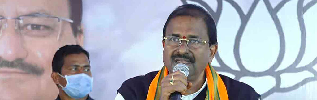 Cheap liquor to trip to Moon, 6 poll promises that are worth a laugh (if not a vote)