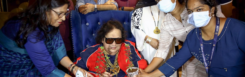 For GenZ, Bappi Lahiri will always be the man who said Arey Pyaar Kar Le