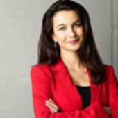 Yalda Hakim Yalda Hakim