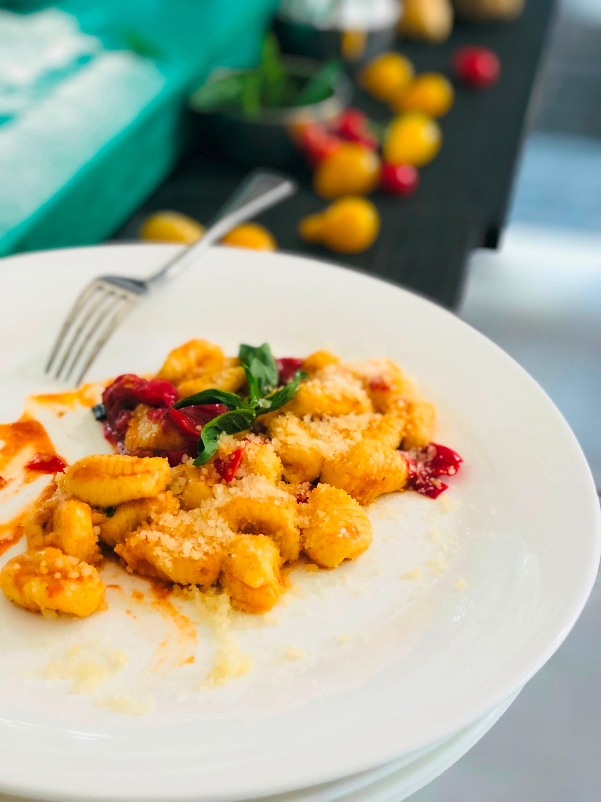 chef-attilio-creates-fiesolestyle-potato--dumplings-with-fresh-tomato-an_021418020727.jpg