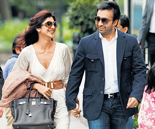shilpa-shetty-raj-kundra-honeymoon_070518020630.jpg