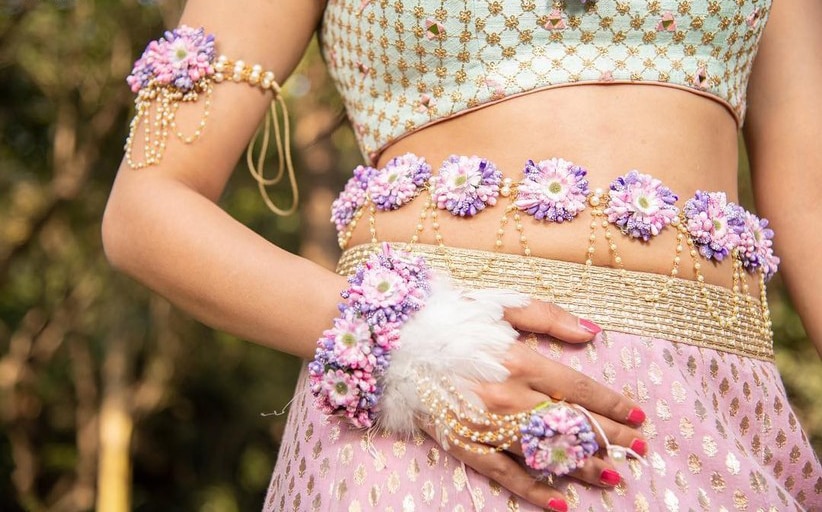 10 Stunning Flower Jewellery Ideas For Your Mehendi