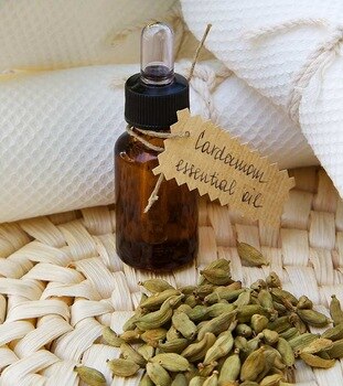 cardamom-essential-oil_032320065450.jpg cardamom-essential-oil_032320065450.jpg