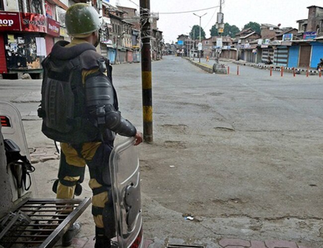 kashmir-curfew_650_091316060734.jpg