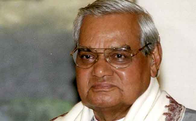 अटल बिहारी वाजपेयी, प्रधानमंत्री, भाजपा, श्रद्धांजलि, ट्विटर 