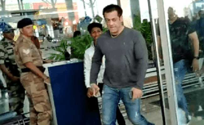 Salman Khan, Fan, Mobile, Misbehave 