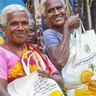 मुफ्त की रेवड़ियां बांटने से आर्थिक अनुशासन की अनदेखी हो रही है! मुफ्त की रेवड़ियां बांटने से आर्थिक अनुशासन की अनदेखी हो रही है!