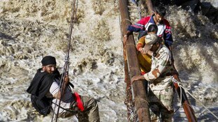 भगवान हर साल बहा ले जाता है हमारे $10 अरब