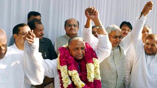 सियासत में पारिवारिक मूल्यों की भूमिका