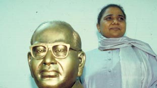 आखिर किसके हैं आंबेडकर?