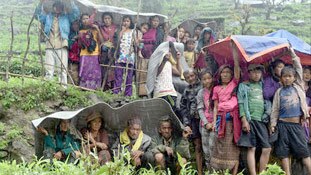 अनचाही मदद बन रही है मुसीबत