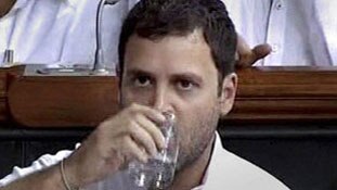 मोदी और राहुल के लिए अलग-अलग पैमाना क्यों