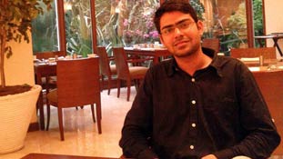 राहुल का इस्तीफा ट्विटर पर ट्रेंडिंग क्यों है?