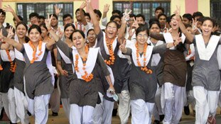 आ गया यूपी बोर्ड का रिजल्ट, लड़कियों ने मारी बाजी