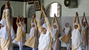 मुस्लिम कट्टरपंथियों को संदेश देती ये 10 तस्वीरें