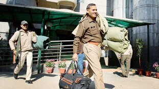 व्यंग्य: दुनिया का पहला पुलिस बैंक यूपी में खुलेगा