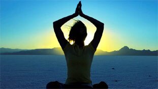 तरक्की करनी है नेताजी? रोजाना करें ये 6 योग