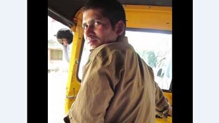 [वीडियो] क्या हुआ जब एक विदेशी महिला एक ऑटो में बैठी...