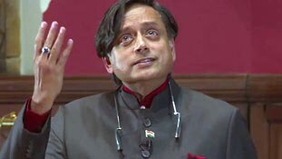 थरूर ने ऑक्सफोर्ड से लगाई ब्रिटिश राज को लताड़