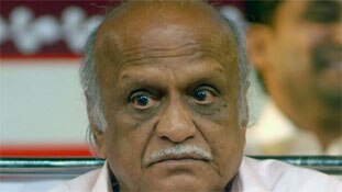 खून-ए-दिल में डूबो ली हैं उंगलियां मैंने