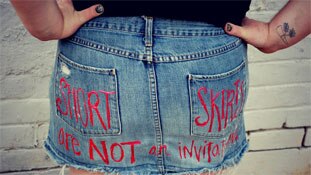 रेप के लिए महिलाओं का पहनावा जिम्मेदार: हां या ना?