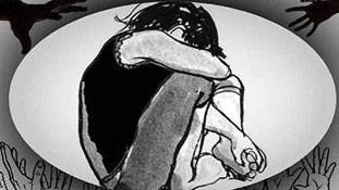 रेप के लिए महिलाएं खुद जिम्मेदार कैसे?