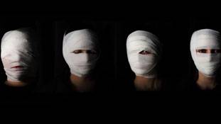 सरकारी नौकरी दे सकते हैं, पर एसिड बैन नहीं कर सकते