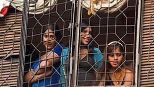 वेश्याओं से सुनिए उन मर्दों की कहानी