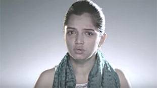 क्या भारतीय बेटियों को अपनी मांओं से नफरत करनी चाहिए?