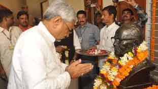 बीफ और आरक्षण के बीच जेपी को भी मिलेगा एक दिन