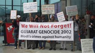 गुजरात दंगों का 'जिन्न' पीएम मोदी के पीछे... ब्रिटेन तक!