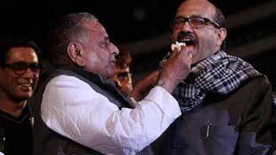 मुलायम को लालू से ज्यादा अमर और आजम की जरूरत क्यों है?